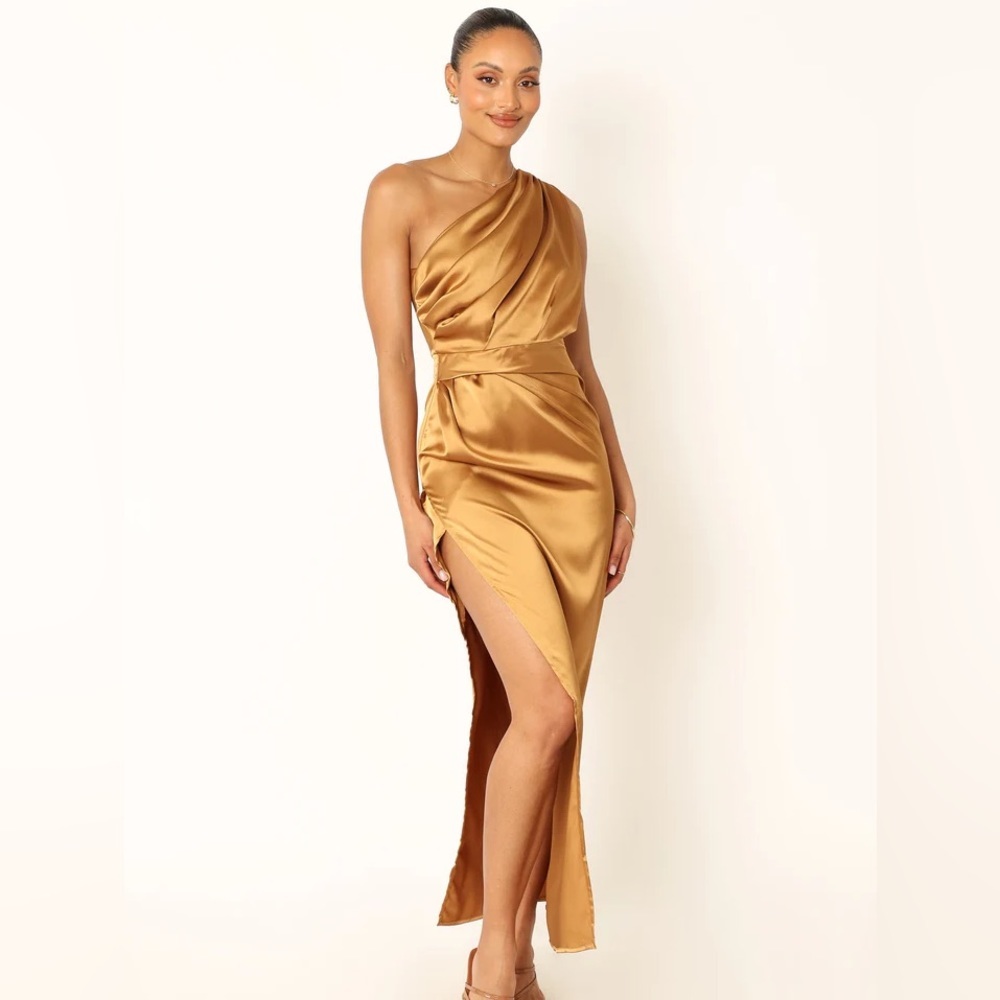 Petal & pup satin one shoulder side slit maxi dress nwot - Picture 2 of 8